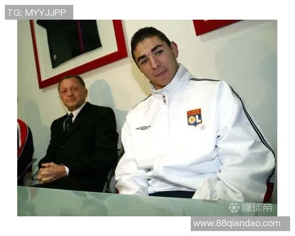 本泽马的传奇之路：从青涩少年到世界足球巨星的成长历程