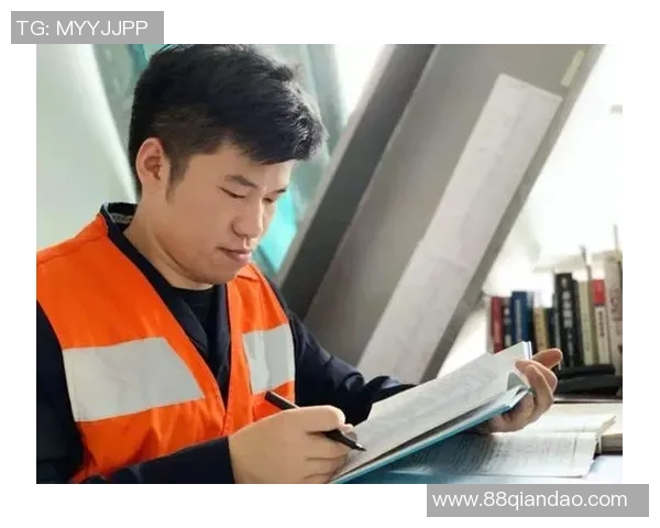 钟诚：在时代浪潮中勇敢追梦的青年榜样与奋斗故事