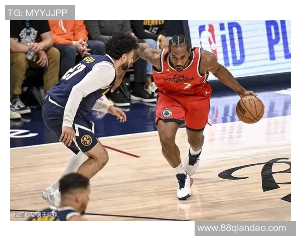 马努与哈登假摔之争引发的篮球文化与裁判判罚的深思